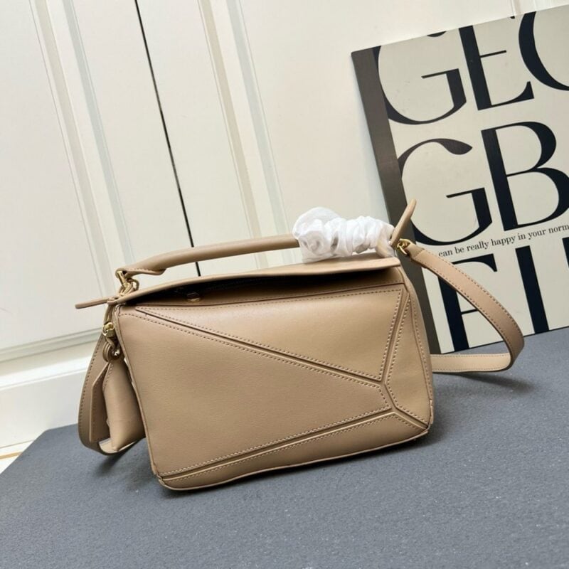 【AT7264】パズル ナッパレザー ジオメトリックデザイン ハンドバッグ | Loewe Madrid