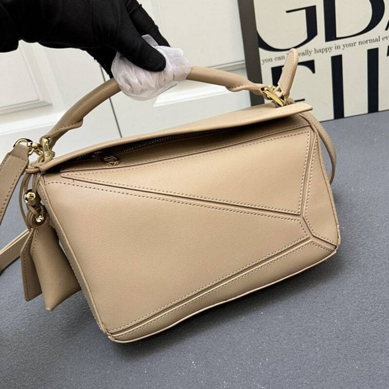 【AT7264】パズル ナッパレザー ジオメトリックデザイン ハンドバッグ | Loewe Madrid