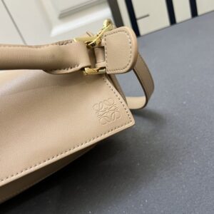 【AT7264】パズル ナッパレザー ジオメトリックデザイン ハンドバッグ | Loewe Madrid
