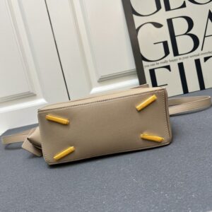 【AT7264】パズル ナッパレザー ジオメトリックデザイン ハンドバッグ | Loewe Madrid