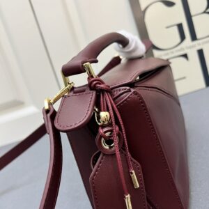 【AT7266】LOEWE パズルジオメトリーハンドバッグ - ワインレッドの牛革で豪華なファッションアクセント | Loewe Madrid