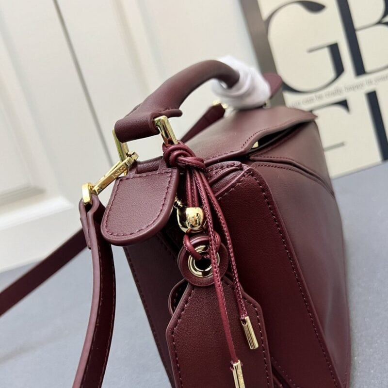 【AT7266】LOEWE パズルジオメトリーハンドバッグ - ワインレッドの牛革で豪華なファッションアクセント | Loewe Madrid