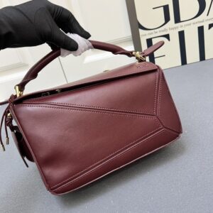 【AT7266】LOEWE パズルジオメトリーハンドバッグ - ワインレッドの牛革で豪華なファッションアクセント | Loewe Madrid