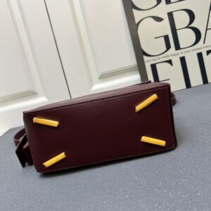 【AT7266】LOEWE パズルジオメトリーハンドバッグ - ワインレッドの牛革で豪華なファッションアクセント | Loewe Madrid