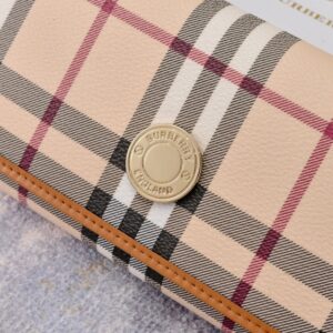 【AT7781】ブルベリー（Burberry）チェック柄レザー財布 - 上質なイギリス風ファッションアクセサリー | Burberry London