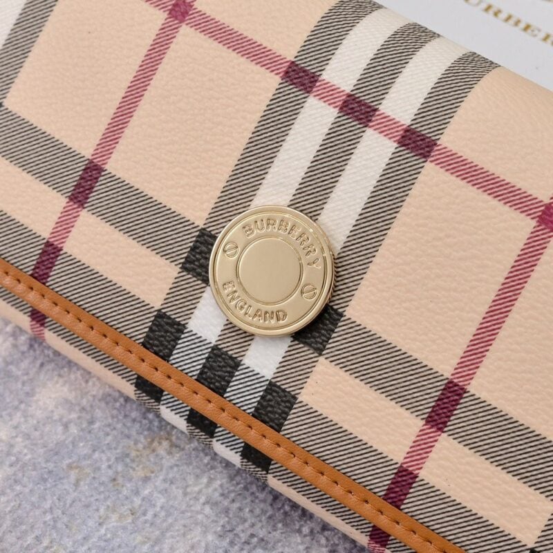 【AT7781】ブルベリー（Burberry）チェック柄レザー財布 - 上質なイギリス風ファッションアクセサリー | Burberry London
