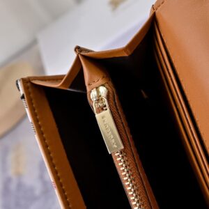 【AT7781】ブルベリー（Burberry）チェック柄レザー財布 - 上質なイギリス風ファッションアクセサリー | Burberry London