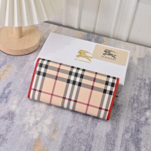 【AT7782】バーバリークラシックチェック柄財布 - 英国風の豪華な典範 | Burberry