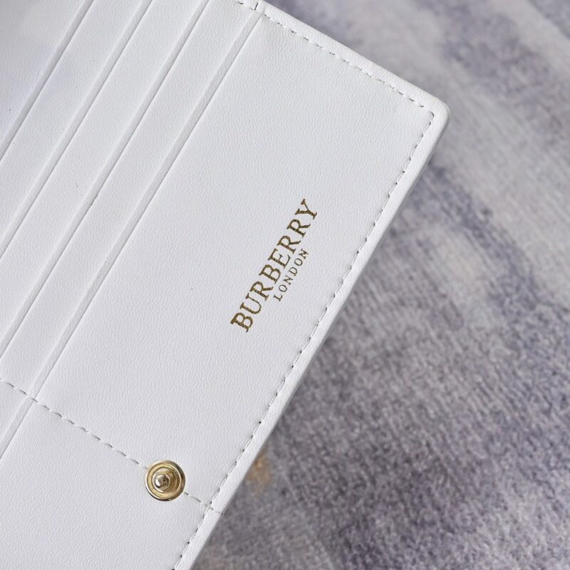 【AT7783】バーバリーのクラシックなチェック柄財布 - 豪華な素材と優雅なデザイン | Burberry