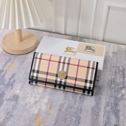 【AT7784】バーバリーのクラシックなチェック柄 輸入牛革財布 | Burberry