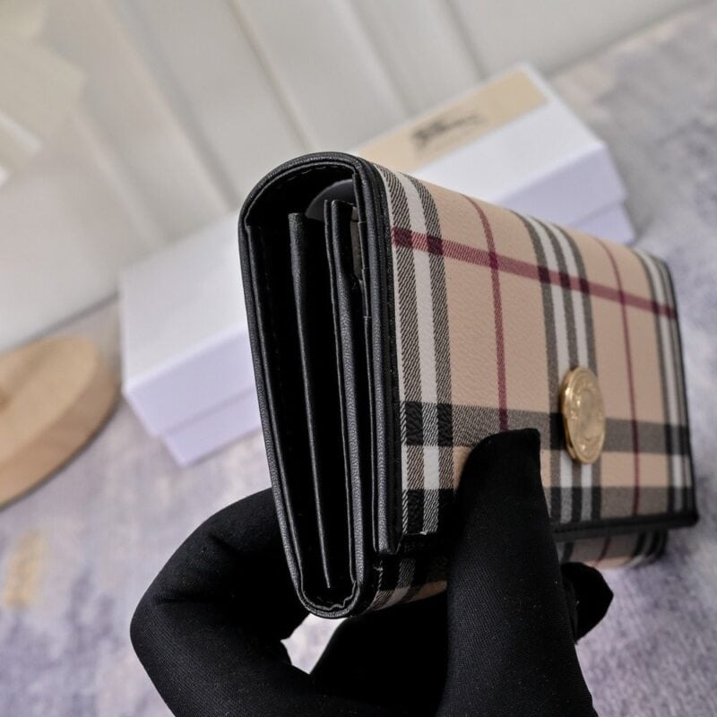 【AT7784】バーバリーのクラシックなチェック柄 輸入牛革財布 | Burberry