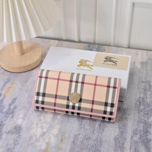 【AT7785】バーバリーのクラシックなチェック柄財布 - Burberryの贅沢な輸入牛革素材とエレガントなデザイン | Burberry London
