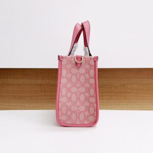 【AT7811】Coachのピンクレザートートバッグ - 都会の女性のためのエレガントな旅行用パートナー | Coach New York