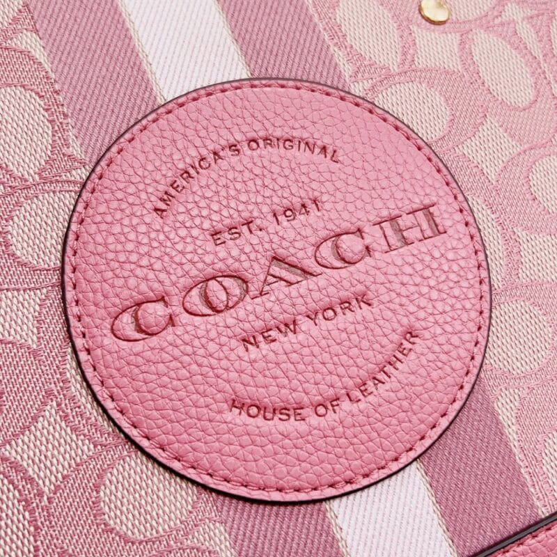 【AT7811】Coachのピンクレザートートバッグ - 都会の女性のためのエレガントな旅行用パートナー | Coach New York