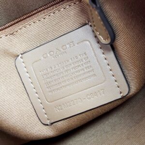 【AT7811】Coachのピンクレザートートバッグ - 都会の女性のためのエレガントな旅行用パートナー | Coach New York
