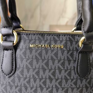 【AT7820】マイケルコースのジェットセットエンボスレザーシェルバッグ | Michael Kors