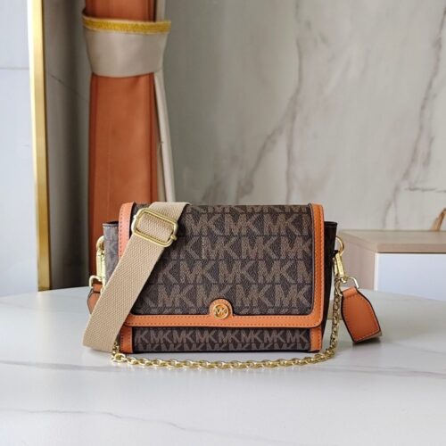 【AT7821】マイケルコースのクラシックなロゴ入りショルダーバッグ - 都会の女性に輝くエレガンス！ | Michael Kors