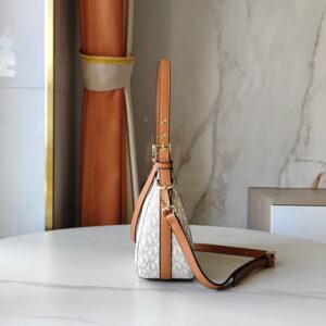 【AT7826】マイケルコースのクラッチバッグ - 都会の洗練されたエレガンスを表現 | Michael Kors