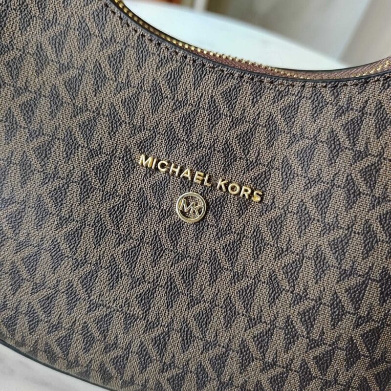 【AT7827】マイケル・コースのアイコニックなモノグラムロゴプリント牛革アンダーバッグ | Michael Kors