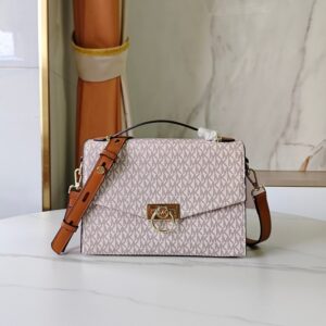 【AT7836】マイケル・コース（Michael Kors）ヘンドリックス郵便かばん - 古典的なモノグラム柄とアプリコット色の贅沢なファッション | Michael Kors
