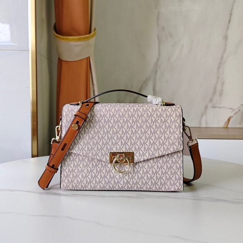 【AT7836】マイケル・コース（Michael Kors）ヘンドリックス郵便かばん - 古典的なモノグラム柄とアプリコット色の贅沢なファッション | Michael Kors
