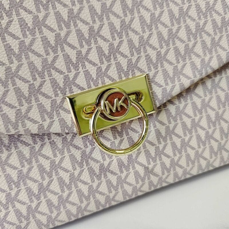 【AT7836】マイケル・コース（Michael Kors）ヘンドリックス郵便かばん - 古典的なモノグラム柄とアプリコット色の贅沢なファッション | Michael Kors