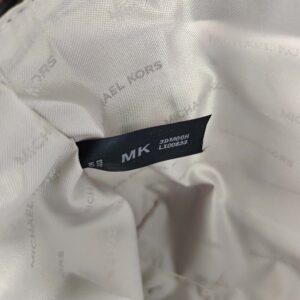 【AT7836】マイケル・コース（Michael Kors）ヘンドリックス郵便かばん - 古典的なモノグラム柄とアプリコット色の贅沢なファッション | Michael Kors