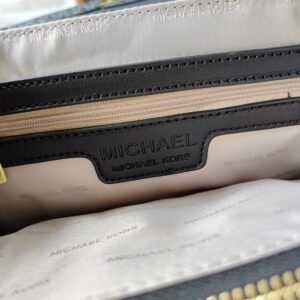 【AT7839】マイケルコース ロゴカラーブロックメッセンジャーバッグ - 都会的な女性必携のアイテム | MK