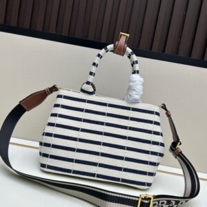 【AT7840】ナチュラルな風合いを楽しむ！高品質リネン混紡ストライプショルダーバッグ | Prada Milano