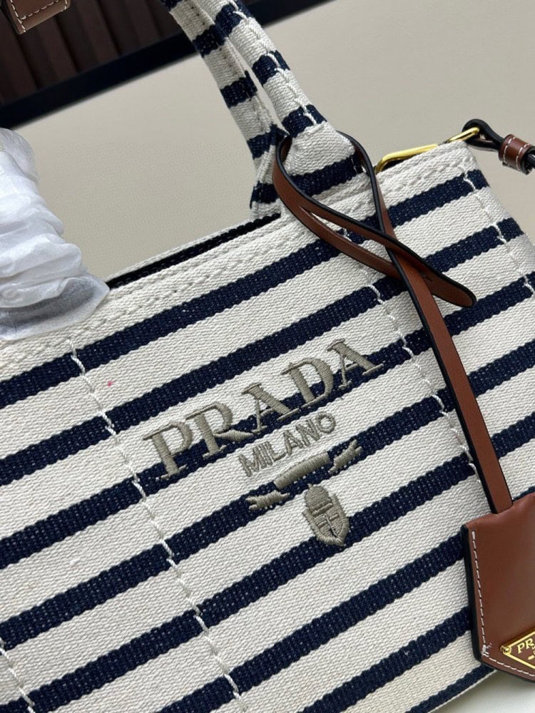 【AT7840】ナチュラルな風合いを楽しむ！高品質リネン混紡ストライプショルダーバッグ | Prada Milano