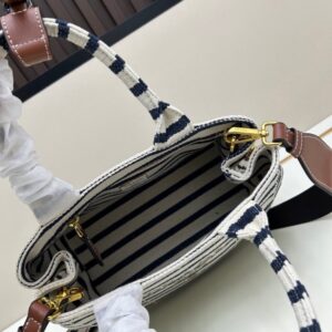 【AT7840】ナチュラルな風合いを楽しむ！高品質リネン混紡ストライプショルダーバッグ | Prada Milano