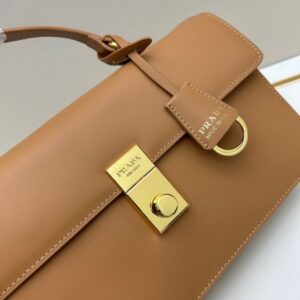 【AT7842】プラダ Pradaハイエンドなラグジュアリーハンドバッグ, 輸入小牛革素材, 柔らかな質感とエレガントなデザイン | Prada Italy