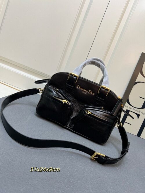 【AT7844】ディオール Christian Dior カウレザーボウリングバッグ、2025年春夏コレクションからインスピレーションを得た都市のエレガンス | Dior