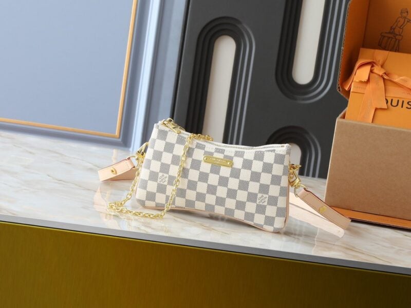 【AT7845】ルイ・ヴィトンDamier Azurクラシックポシェットバッグ、贅沢さとエレガンスを表現 | Louis Vuitton Paris