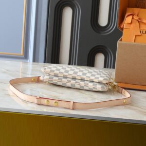 【AT7845】ルイ・ヴィトンDamier Azurクラシックポシェットバッグ、贅沢さとエレガンスを表現 | Louis Vuitton Paris