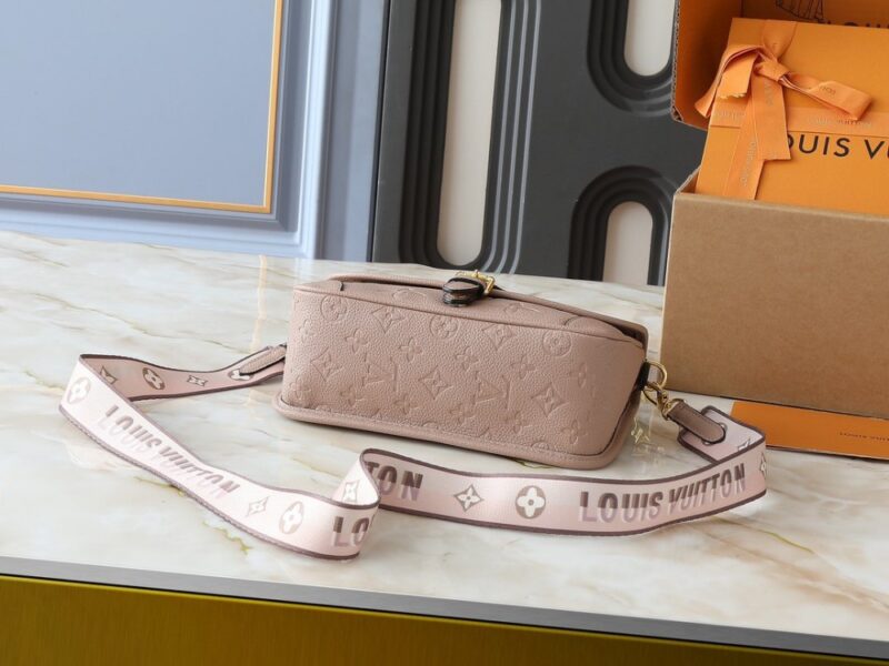 【AT7852】ルイ・ヴィトン カンヌシリーズ モノグラムハンドバッグ - 女性向け高級ファッションアイテム | Louis Vuitton Paris