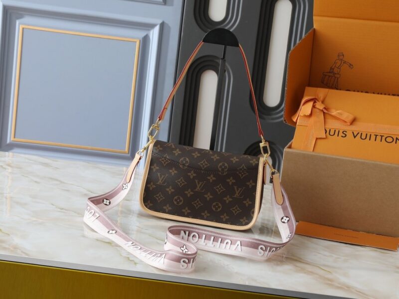 【AT7854】ルイ・ヴィトン モノグラムエンボスレザー キープオールバッグ | Louis Vuitton Malletier