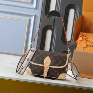 【AT7855】ルイ・ヴィトンのモノグラム型押しレザーハンドバッグ：都会の女性の贅沢なスタイル | Louis Vuitton Paris