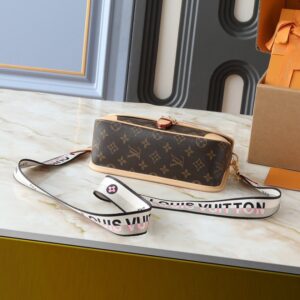 【AT7855】ルイ・ヴィトンのモノグラム型押しレザーハンドバッグ：都会の女性の贅沢なスタイル | Louis Vuitton Paris