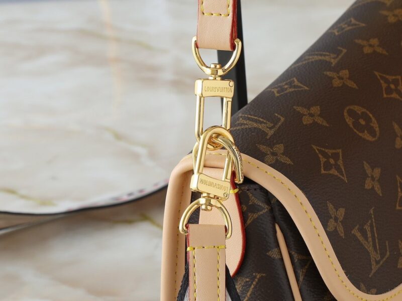 【AT7855】ルイ・ヴィトンのモノグラム型押しレザーハンドバッグ：都会の女性の贅沢なスタイル | Louis Vuitton Paris