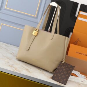 【AT7861】ルイ・ヴィトンのラグジュアリーキャンバスバッグ - 上品なデザインと高級感 | LV
