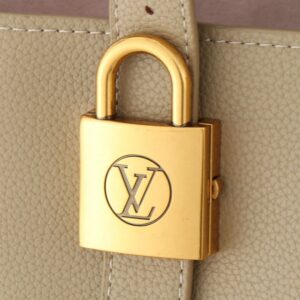 【AT7861】ルイ・ヴィトンのラグジュアリーキャンバスバッグ - 上品なデザインと高級感 | LV