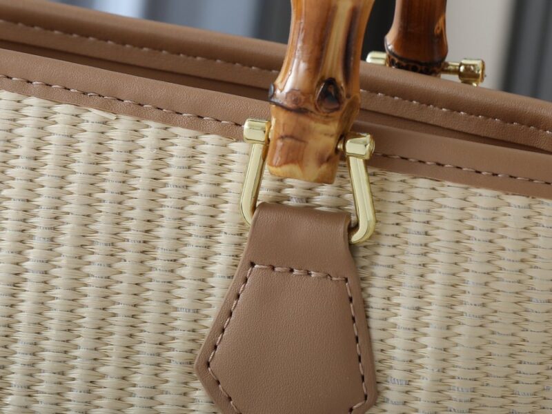 【AT7864】ルイ・ヴィトンBloomシリーズのストローハンドバッグ | Louis Vuitton Malletier
