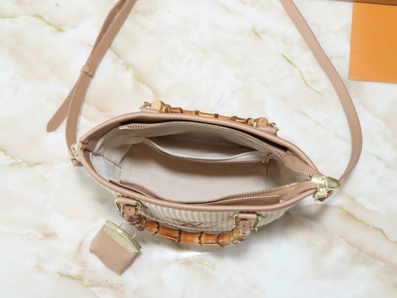 【AT7864】ルイ・ヴィトンBloomシリーズのストローハンドバッグ | Louis Vuitton Malletier