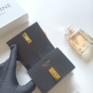 【AT8630】セリーヌトリオンフカードケース - 高級な小牛革カードホルダー | Celine Paris