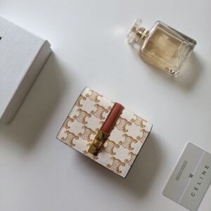 【AT8636】トリオンフシリーズ：フランスのエレガンスとモダンな感覚、極上の贅沢なディテール | Celine Paris