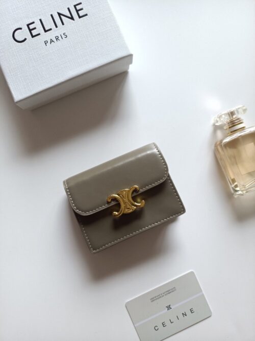 【AT8645】セリーヌ(Celine) トリオンフ 三つ折りカードケース - 贅沢なグレー牛革素材、コンパクト設計 | Celine Paris