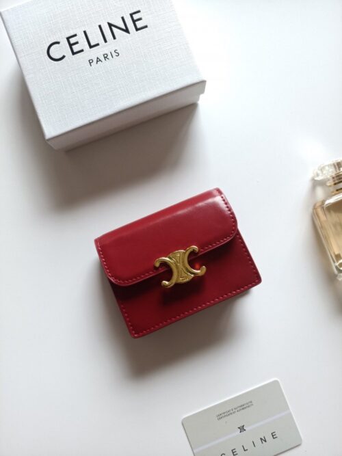 【AT8649】セリーヌパリTRIOMPHEシリーズ名刺入れ - 高級レザーグッズ、ワインレッド、ビジネスミーティング向け | Celine Paris