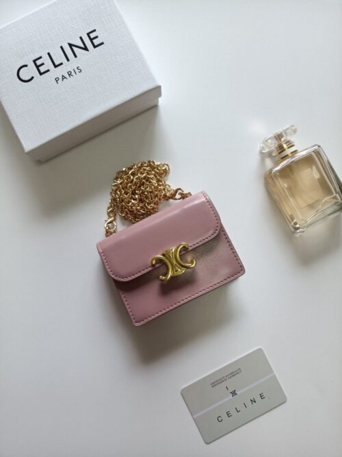 【AT8654】セリーヌ Celine 2023新作TRIOMPHEシリーズチェーンカードケース、高級牛革、メタルチェーンデザイン、ファッショナブルな姿勢を表現 | Celine