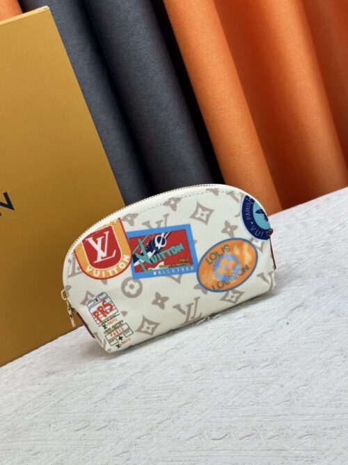 【AT8664】ルイヴィトンのメイクアップポーチ - 旅行用の高級感溢れるコスメバッグ | Louis Vuitton